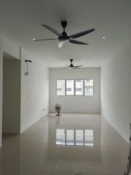 Living features: white painted walls, polished ceramic tile flooring, 2 ceiling fans, large windows, natural light, air conditioning unit, light fixtures, minimalist decor; style: modern.