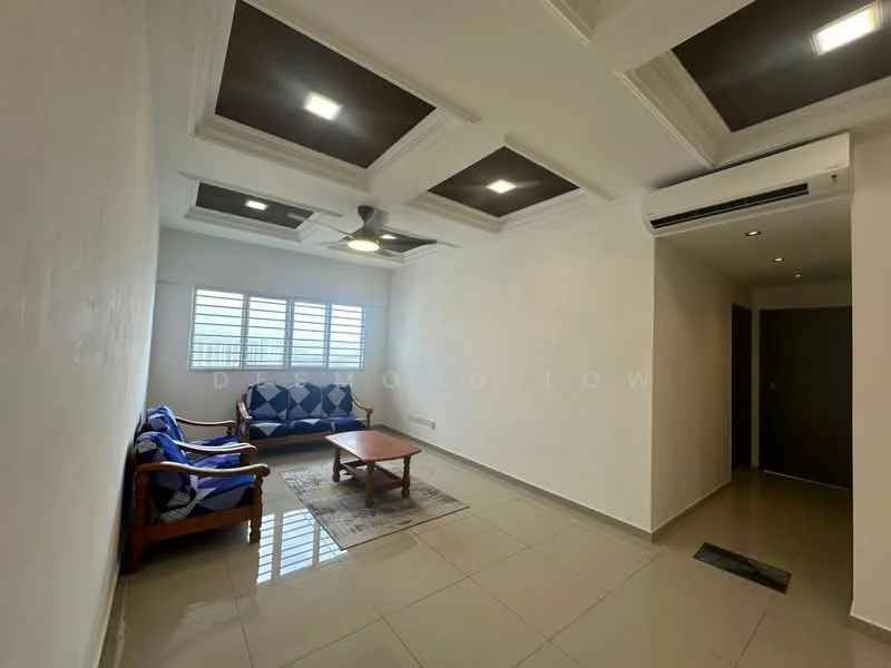 Living features: white painted walls, tray ceiling with recessed lighting, 5-blade ceiling fan with light, floor-to-ceiling windows, grey tiled flooring, wooden coffee table, 2-seater fabric sofa in blue, 2 armchairs in blue, area rug with geometric pattern, wall-mounted split AC; style: modern.