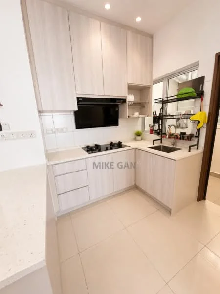 Kitchen features: light wood cabinetry, white quartz countertop, black built-in oven, 4-burner gas hob, single-bowl stainless-steel sink, chrome pull-down faucet, white tiled backsplash, open shelving, recessed downlights, ceramic tile flooring; style: modern.