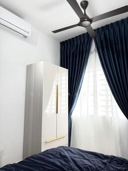 Bedroom features: 1 wall-mounted split AC, 5-blade ceiling fan in black, white painted walls, dark blue curtains, sheer white curtains, queen-size bed with blue bedding, wardrobe with white finish and gold handle, window with horizontal slats; style: modern.