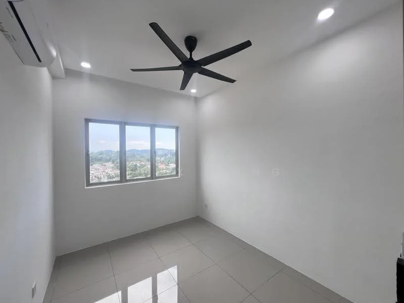 Room features: white painted walls, glossy ceramic tile flooring, 5-blade ceiling fan with light, floor-to-ceiling windows, city view, air conditioning unit; style: modern; view: city.