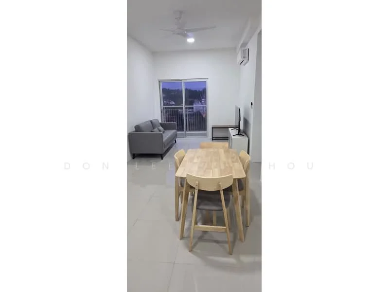 Living features: 3-seater fabric sofa in grey, ceiling fan, wall-mounted TV, sliding glass door, floor-to-ceiling windows, light-colored tiled flooring, air conditioning unit, dining table with 4 chairs; style: modern.