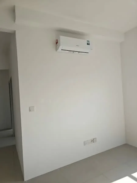 Room features: white painted walls, wall-mounted split AC, tile flooring.