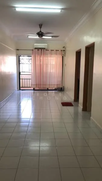 Room features: white painted walls, glossy ceramic tile flooring, ceiling with fluorescent lights, 5-blade ceiling fan, curtains in light pink, door frames, window with metal grille, open space layout; style: modern.