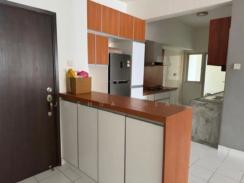 Kitchen features: kitchen island with breakfast bar, stainless-steel fridge, built-in oven, 4-burner gas hob, grey marble countertop, white cabinetry, wooden upper cabinets, white tiled backsplash, white tiled flooring, window for natural light, open layout; style: modern.