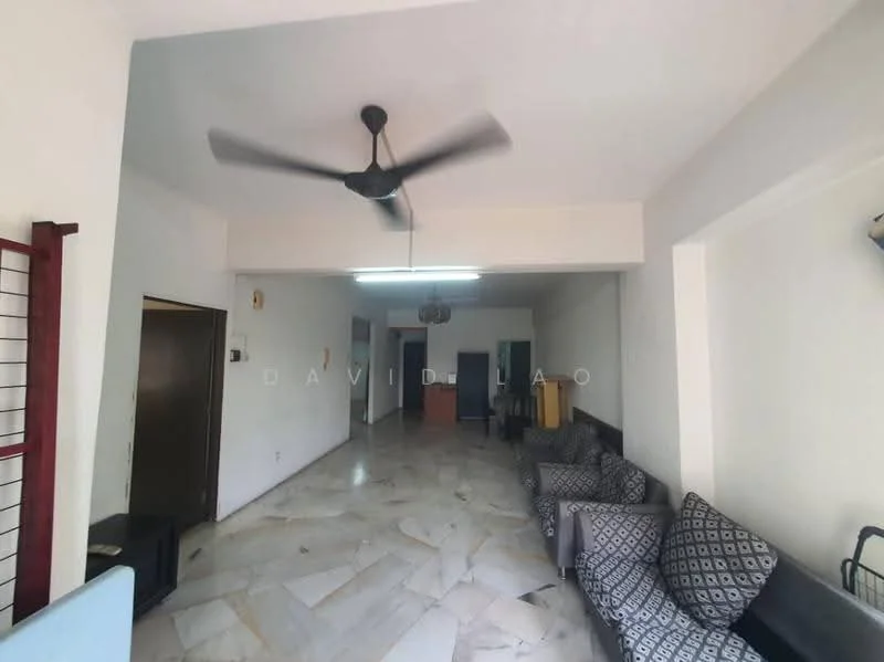 Living features: marble flooring, white painted walls, 5-blade ceiling fan, sofa with patterned upholstery, coffee table, wall-mounted TV, decorative wall shelf, open layout, natural light from windows; style: modern.
