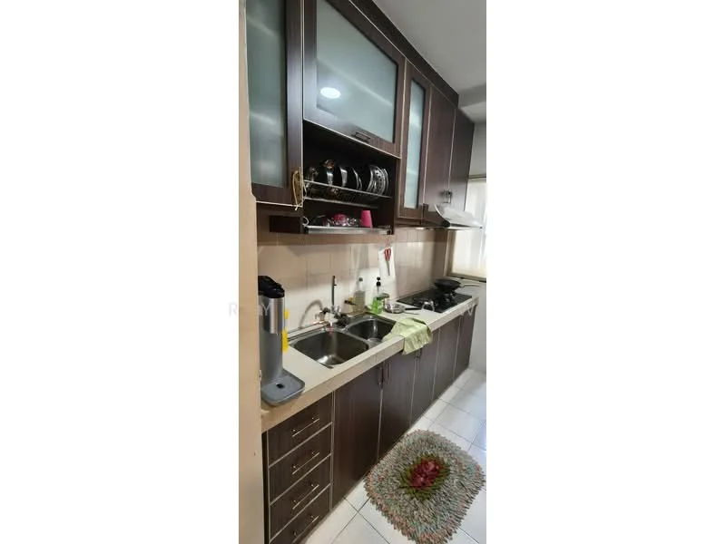 Kitchen features: single-bowl stainless-steel sink, chrome pull-down faucet, granite countertop, dark wood cabinetry, glass-front upper cabinets, built-in stove, wall-mounted range hood, ceramic tile backsplash, white tiled flooring, recessed downlights, decorative rug; style: modern.