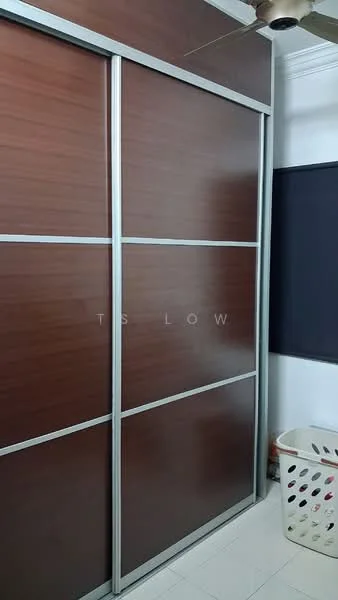 Room features: sliding wardrobe with wooden panels, metal frame, white laundry basket, white tiled flooring, ceiling fan; style: modern.