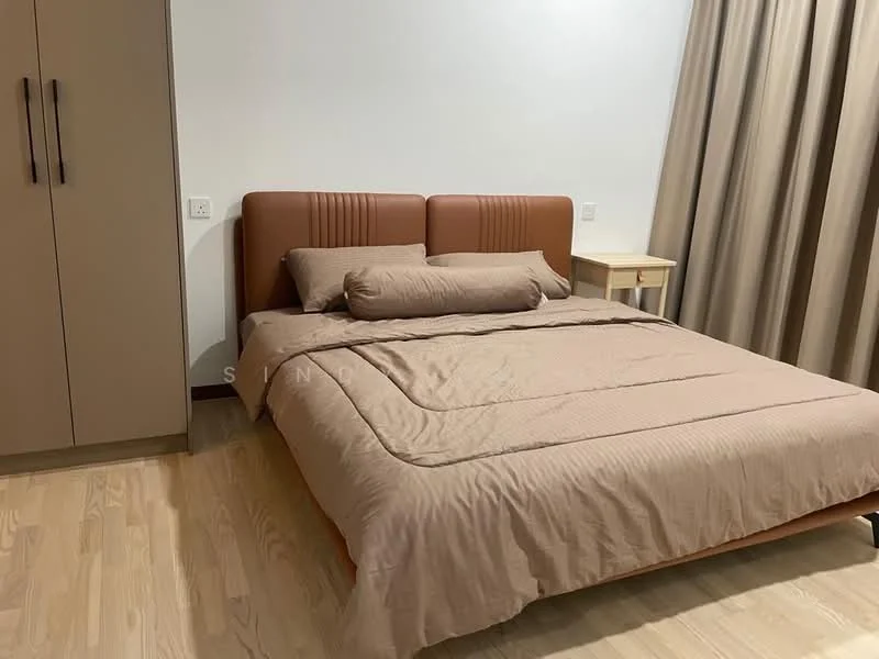 Bedroom features: king-size bed with brown upholstered headboard, beige bed linens, wooden bedside table, built-in wardrobe with brown doors, curtains in light brown, laminate flooring, white painted walls; style: modern.