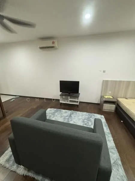 Living features: grey fabric sofa, area rug, wall-mounted TV, TV console, wooden flooring, 1 wall-mounted split AC, recessed downlights, white painted walls; style: modern.