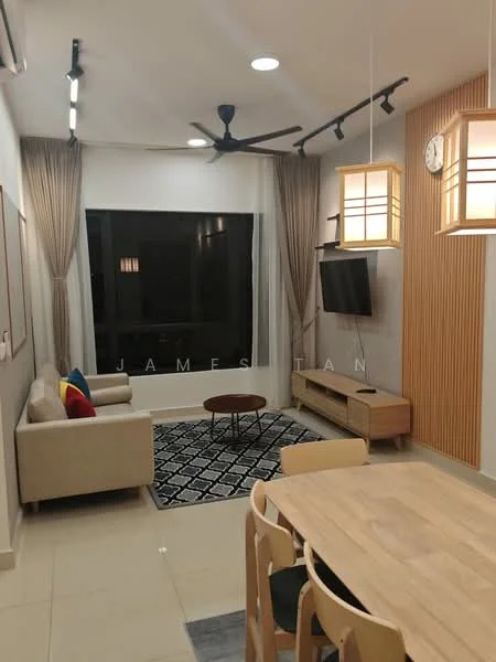 Living features: 3-seater fabric sofa in beige, colorful throw pillows, round wooden coffee table, area rug with geometric pattern, wall-mounted TV, TV console in light wood, wooden feature wall, ceiling fan with light, recessed downlights, floor-to-ceiling window, sheer curtains, dining table with wooden chairs; style: modern.