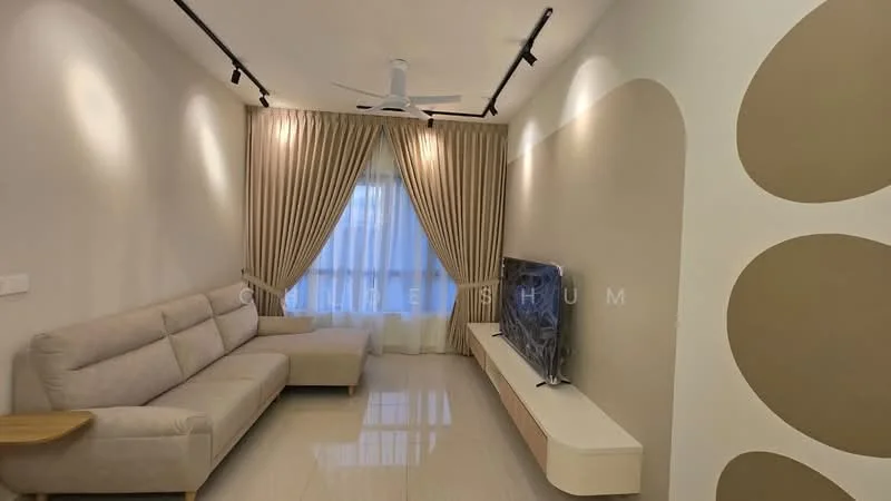 Living features: 3-seater fabric sofa in light beige, armchair in light beige, wall-mounted TV, TV console in white, recessed downlights, ceiling fan with light, floor-to-ceiling windows, sheer curtains, cream painted walls, glossy tile flooring, decorative wall with circular patterns; style: modern.