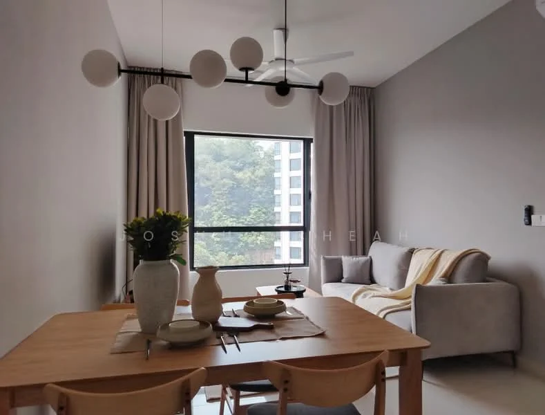 Living features: grey painted walls, light-colored flooring, 5-blade ceiling fan with light, floor-to-ceiling window, sheer curtains, sofa in light grey fabric, wooden dining table, wooden dining chairs, decorative vase with flowers, table setting with plates and cutlery, decorative items on the table; style: modern; view: garden.