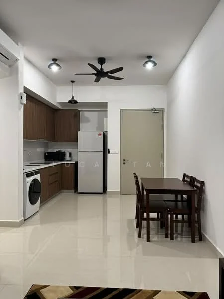Kitchen features: white walls, cream tiled flooring, wood cabinetry, stainless-steel sink, built-in oven, freestanding refrigerator, washing machine, 4-burner gas hob, pendant light, 5-blade ceiling fan, dining table with 4 chairs; style: modern.