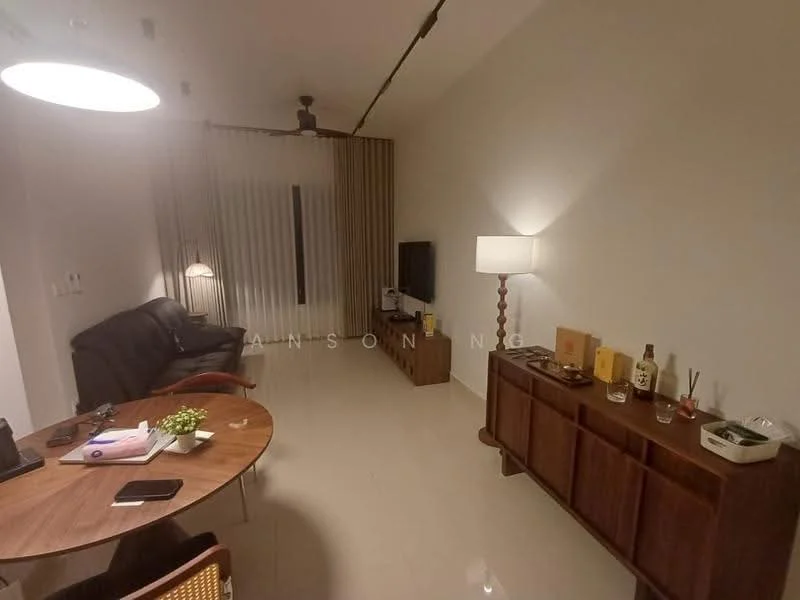 Living features: 3-seater leather sofa in dark brown, wooden coffee table, TV console, wall-mounted TV, floor lamp, ceiling fan, curtains, decorative items on console, light-colored walls, tile flooring; style: modern.
