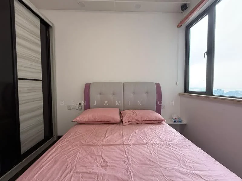 Bedroom features: queen-size bed with upholstered headboard, pink bedding, two pillows, window with city view, built-in wardrobe with sliding doors, white painted walls, laminate flooring, nightstand with lamp; style: modern; view: city.