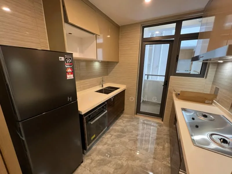 Kitchen features: grey marble tile flooring, white painted walls, laminate cabinetry in light brown, double-bowl stainless-steel sink, chrome pull-down faucet, built-in oven, freestanding black fridge, dishwasher, 2-burner gas hob, exhaust hood, window with view to outdoor area, countertop in light beige, under-cabinet lighting; style: modern.