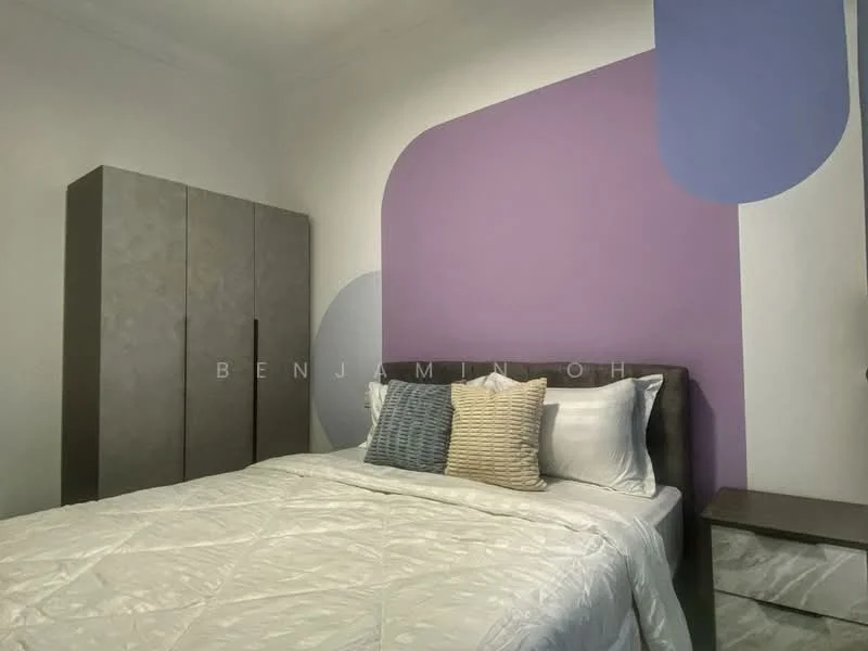 Bedroom features: queen-size bed with white bedding, decorative pillows, purple accent wall, grey wardrobe, nightstand, lampshade, white ceiling, wooden flooring; style: modern.