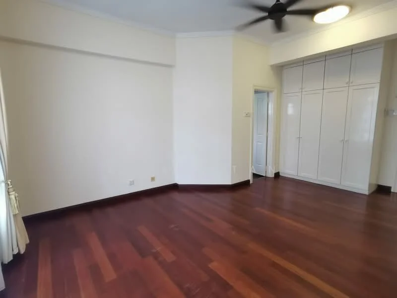 Bedroom features: wooden flooring, white painted walls, ceiling fan, built-in wardrobe with sliding doors, natural light from window, neutral color scheme; style: modern.