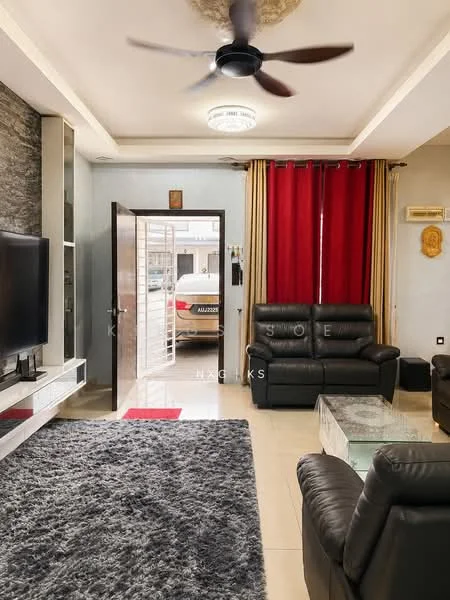 Living features: 5-blade ceiling fan with integrated LED light, black leather 3-seater sofa, black leather 2-seater sofa, glass coffee table, TV console, wall-mounted TV, grey area rug, cream tiled flooring, red curtains, stone accent wall, door leading outside; style: modern.
