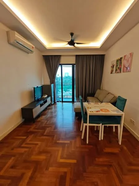 Living features: parquet wood flooring, 5-blade ceiling fan with light, sofa in light beige, dining table with white top, 4 upholstered dining chairs in teal, wall-mounted TV, TV console in dark wood, floor-to-ceiling sliding glass door, curtains in grey, decorative wall art, air conditioning unit; style: modern; view: city.