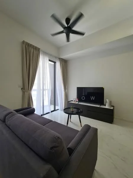 Living features: 3-seater fabric sofa in grey, black coffee table with wooden legs, wall-mounted TV, TV console in dark wood, floor-to-ceiling windows, sheer curtains, 5-blade ceiling fan, marble flooring, white painted walls; style: modern.