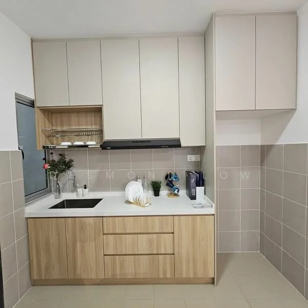 Kitchen features: single-bowl stainless-steel sink, chrome pull-down faucet, white quartz countertop, wood cabinetry with light wood finish, upper cabinets in light beige, grey tiled backsplash, built-in range hood, open shelving, kitchen appliances, neutral tile flooring; style: modern.