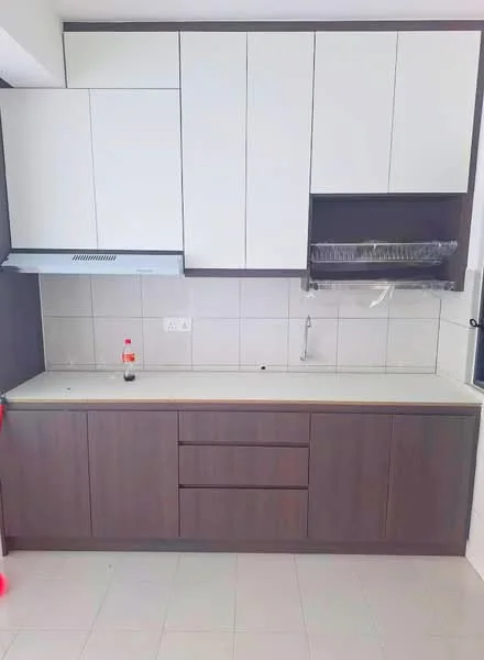 Kitchen features: white upper cabinets, brown lower cabinets, laminate countertop, single-bowl stainless-steel sink, chrome pull-down faucet, built-in range hood, tile backsplash, ceramic tile flooring; style: modern.