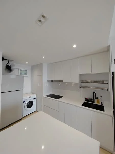 Kitchen features: white cabinetry, white quartz countertop, stainless-steel sink, chrome pull-down faucet, built-in induction hob, built-in oven, fridge, front-load washing machine, recessed LED downlights, open shelving, tile backsplash, neutral wall colour, light wood flooring; style: modern.