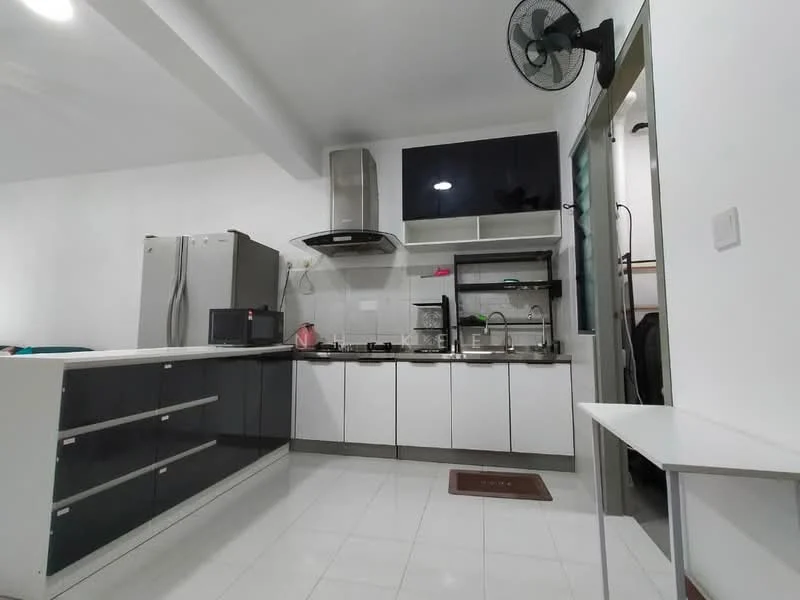 Kitchen features: white cabinetry with flat-panel doors, stainless-steel refrigerator, built-in oven, stainless-steel range hood, 4-burner gas hob, single-bowl stainless-steel sink, chrome pull-down faucet, black countertop, ceramic tile flooring, wall-mounted split AC, window with view to outside, ceiling fan; style: modern.