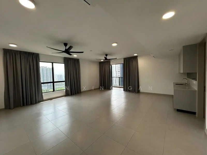 Living features: large floor-to-ceiling windows, grey tiled flooring, 2 ceiling fans, white painted walls, curtains in grey fabric, open layout, kitchenette area with sink, recessed downlights; style: modern; view: city.