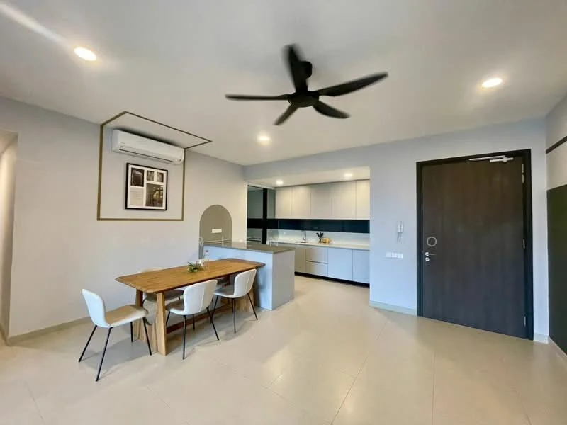 Dining features: wooden dining table, 4 white dining chairs, 5-blade ceiling fan with light, recessed downlights, light grey walls, cream tiled flooring, air conditioning unit, open layout to kitchen; style: modern. Kitchen features: white cabinetry, black countertop, stainless-steel sink, built-in oven, freestanding range oven, microwave, kitchen island, wall-mounted cabinets; style: modern.