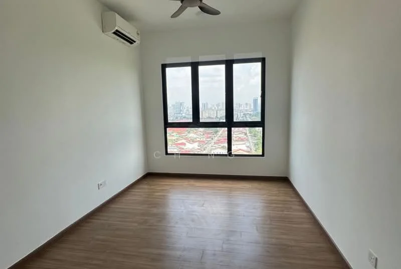 Room features: light wood laminate flooring, white painted walls, floor-to-ceiling windows, 1 wall-mounted split AC, ceiling fan, city view; style: modern; view: city.