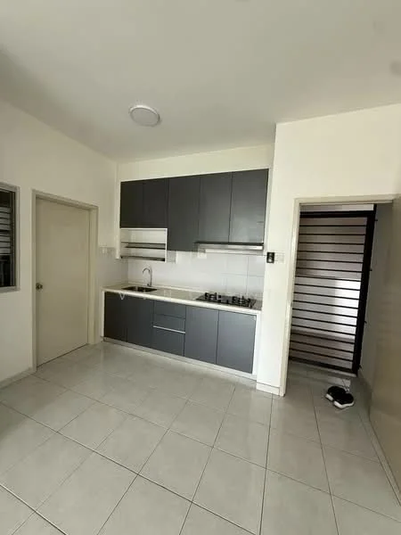 Kitchen features: grey flat-panel cabinets, white countertop, single-bowl stainless-steel sink, chrome pull-down faucet, 4-burner gas hob, built-in oven, white tiled backsplash, ceramic tile flooring, recessed downlights, wall-mounted kitchen hood; style: modern.