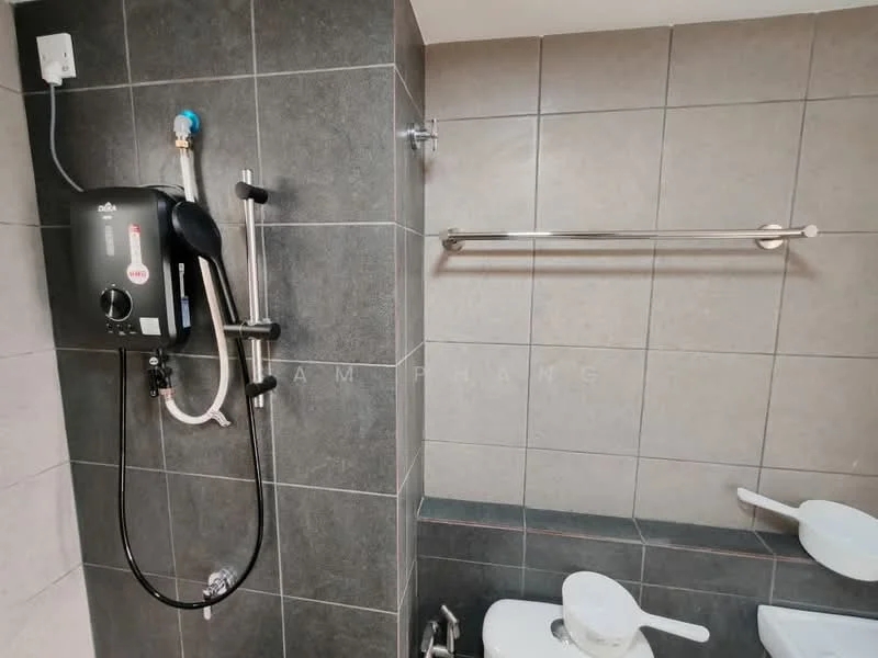 Bathroom features: grey tiled walls, grey tiled flooring, shower area with glass enclosure, handheld shower head, wall-mounted shower mixer, toilet, towel rail, built-in shelf, water heater, chrome fixtures; style: modern.