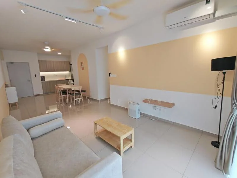 Living features: light beige painted walls, white ceiling, recessed downlights, 5-blade ceiling fan, large window with sheer curtains, grey sofa, wooden coffee table, TV console, wall-mounted TV, dining table with chairs, air conditioning unit; style: modern.
