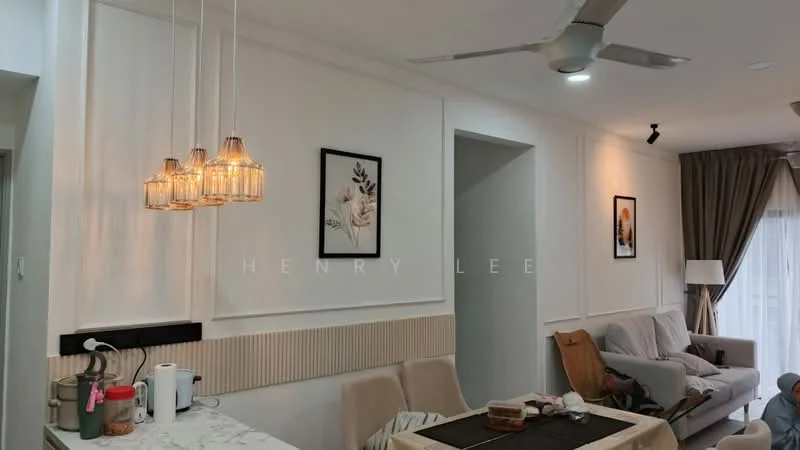 Living features: 5-blade ceiling fan with light, recessed downlights, cream painted walls, white wainscoting, framed artwork on walls, sofa in light grey fabric, coffee table, dining table with chairs, pendant lighting above dining area, curtains in beige, wooden flooring; style: modern.