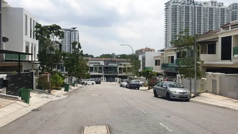 Exterior type: linked terrace house; features: two-storey linked terrace houses, modern architectural design, manicured landscaping, paved driveway, street lined with trees, surrounding high-rise buildings, open street view, multiple parked cars, curbside garbage bins; style: modern.