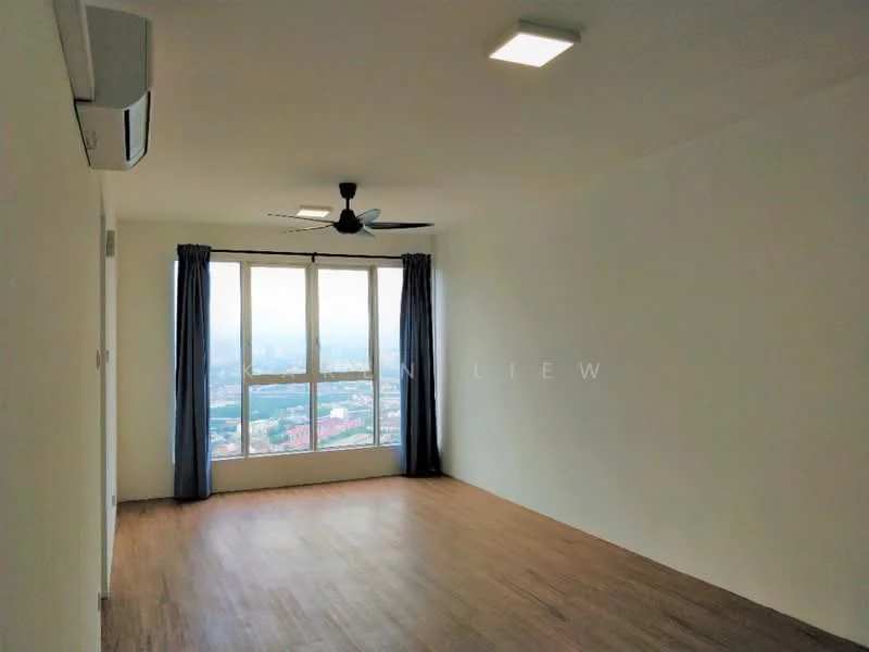 Living features: wooden flooring, white painted walls, 5-blade ceiling fan with light, floor-to-ceiling windows, grey curtains, air conditioning unit, city view; style: modern; view: city.