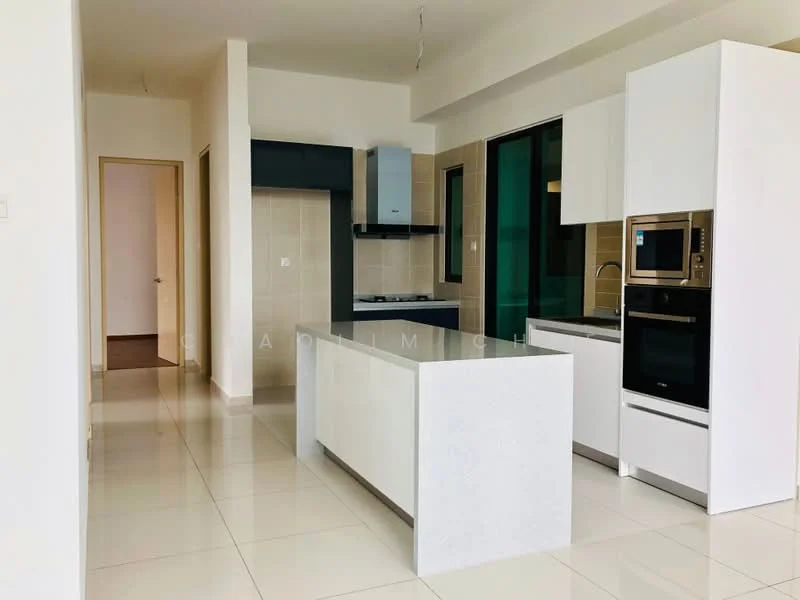 Kitchen features: white quartz countertop, kitchen island, stainless-steel built-in oven, stainless-steel range hood, 4-burner gas hob, white cabinetry, glass backsplash, floor-to-ceiling windows, ceramic tile flooring, recessed downlights; style: modern.