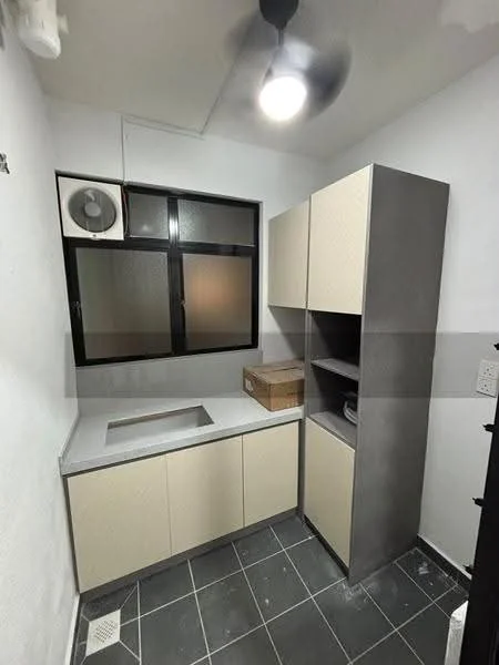 Kitchen features: single-bowl stainless-steel sink, chrome pull-down faucet, grey laminate countertop, light beige cabinetry, built-in upper cabinets, open shelving, black tile flooring, wall-mounted split AC, window with black frame, ceiling fan with light; style: modern.