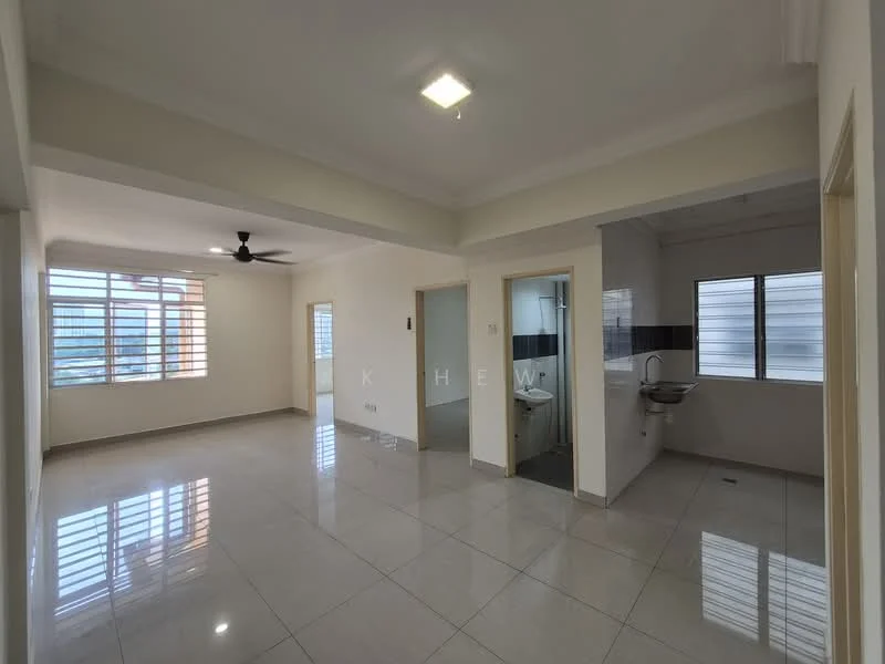 Living features: white painted walls, glossy ceramic tile flooring, 5-blade ceiling fan with light, large windows with horizontal slats, neutral color scheme, open layout, doorway leading to bathroom, doorway leading to another room; style: modern; view: city. Bathroom features: white tiled walls, ceramic tile flooring, sink with wall-mounted faucet, toilet, shower area with glass partition; style: modern.