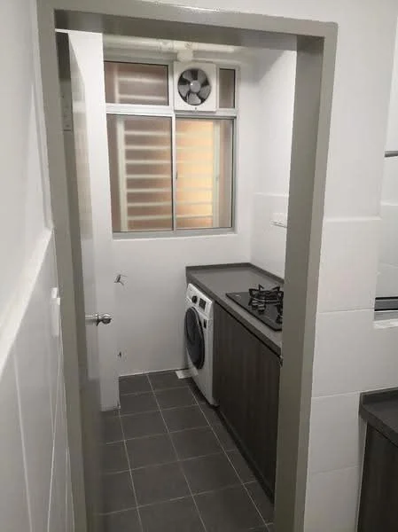 Kitchen features: grey laminate cabinetry, black countertop, gas stove with 4 burners, white front-load washing machine, single-bowl stainless-steel sink, window with horizontal slats, grey tiled flooring, wall-mounted exhaust fan; style: modern.