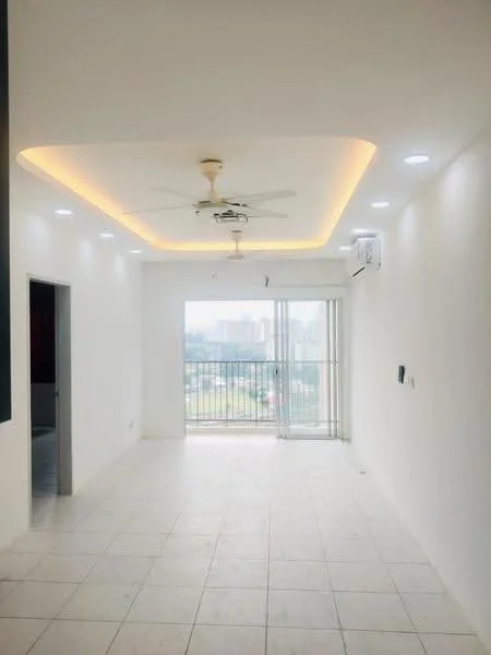 Living features: white painted walls, white ceiling with recessed lighting, 5-blade ceiling fan with light, floor-to-ceiling sliding glass door, tile flooring, air conditioning unit, balcony view, natural light from windows; style: modern; view: city.