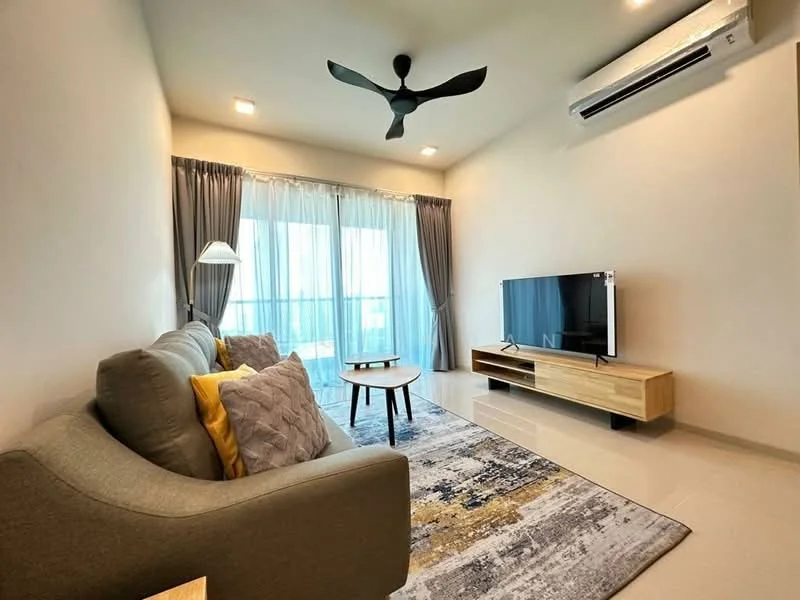 Living features: 3-seater fabric sofa in grey, yellow accent pillows, wooden coffee table, TV console in light wood, wall-mounted TV, area rug with abstract pattern, floor-to-ceiling windows, sheer curtains, recessed downlights, ceiling fan with 3 blades, split air conditioning unit; style: modern; view: city.