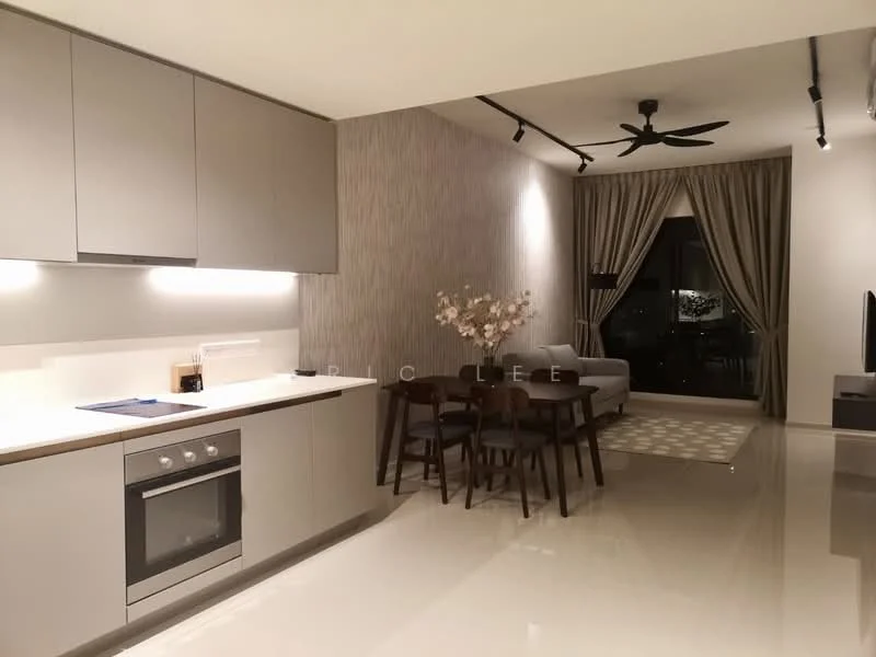 Kitchen features: grey cabinetry, white countertop, built-in oven, stainless-steel sink, chrome pull-down faucet; style: modern. Living features: 3-seater fabric sofa in light grey, dining table with 4 chairs, area rug with geometric pattern, floor-to-ceiling windows, curtains, ceiling fan, wall-mounted TV, recessed downlights; style: modern.