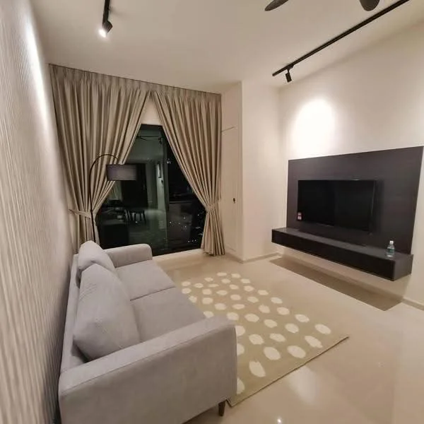 Living features: grey fabric 3-seater sofa, area rug with polka dot pattern, wall-mounted TV, floating TV console, floor-to-ceiling windows, curtains in beige, recessed LED downlights, ceiling fan, light floor tiles, decorative wall with vertical stripes; style: modern.