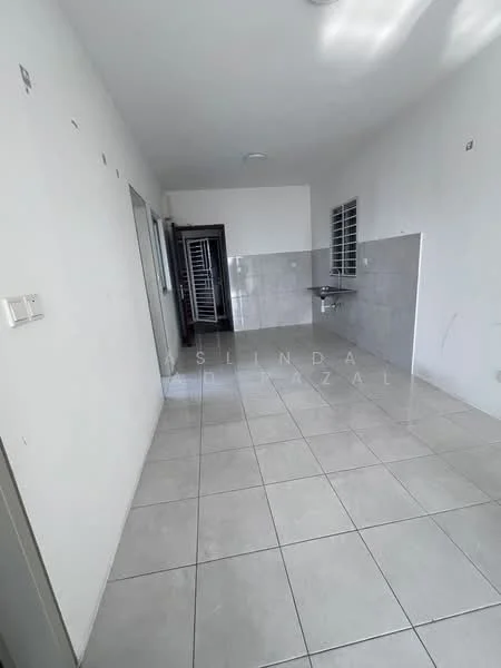 Room features: white painted walls, grey tiled flooring, single window, kitchen countertop, built-in cabinets, open space layout, ceiling lights, air conditioning unit; style: modern.