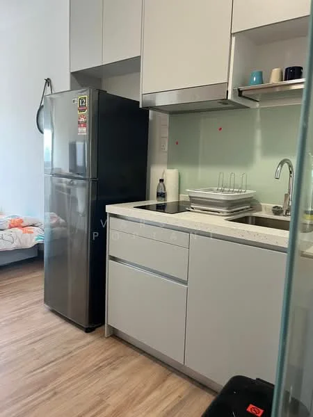 Kitchen features: stainless-steel fridge, white cabinetry, granite countertop, single-bowl stainless-steel sink, chrome pull-down faucet, glass backsplash, built-in oven, 4-burner gas hob, dishwasher, wood laminate flooring, recessed downlights; style: modern.