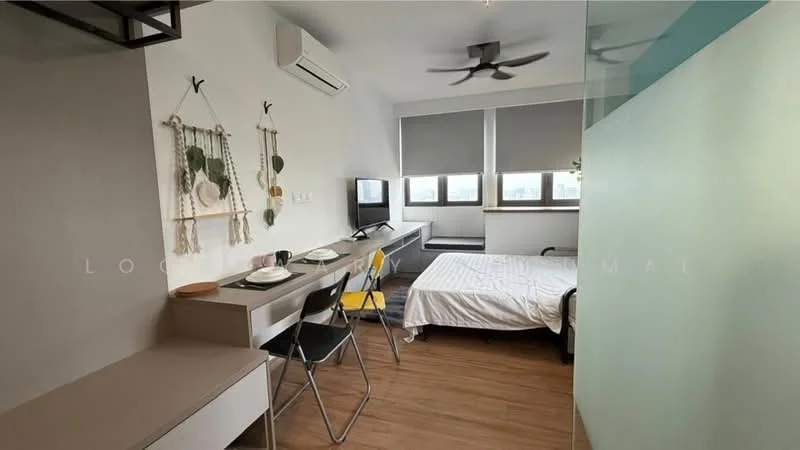 Room features: wooden flooring, white painted walls, 1 wall-mounted split AC, 5-blade ceiling fan, desk with chair, TV on console, bed with white bedding, large windows with roller blinds; style: modern; view: city.